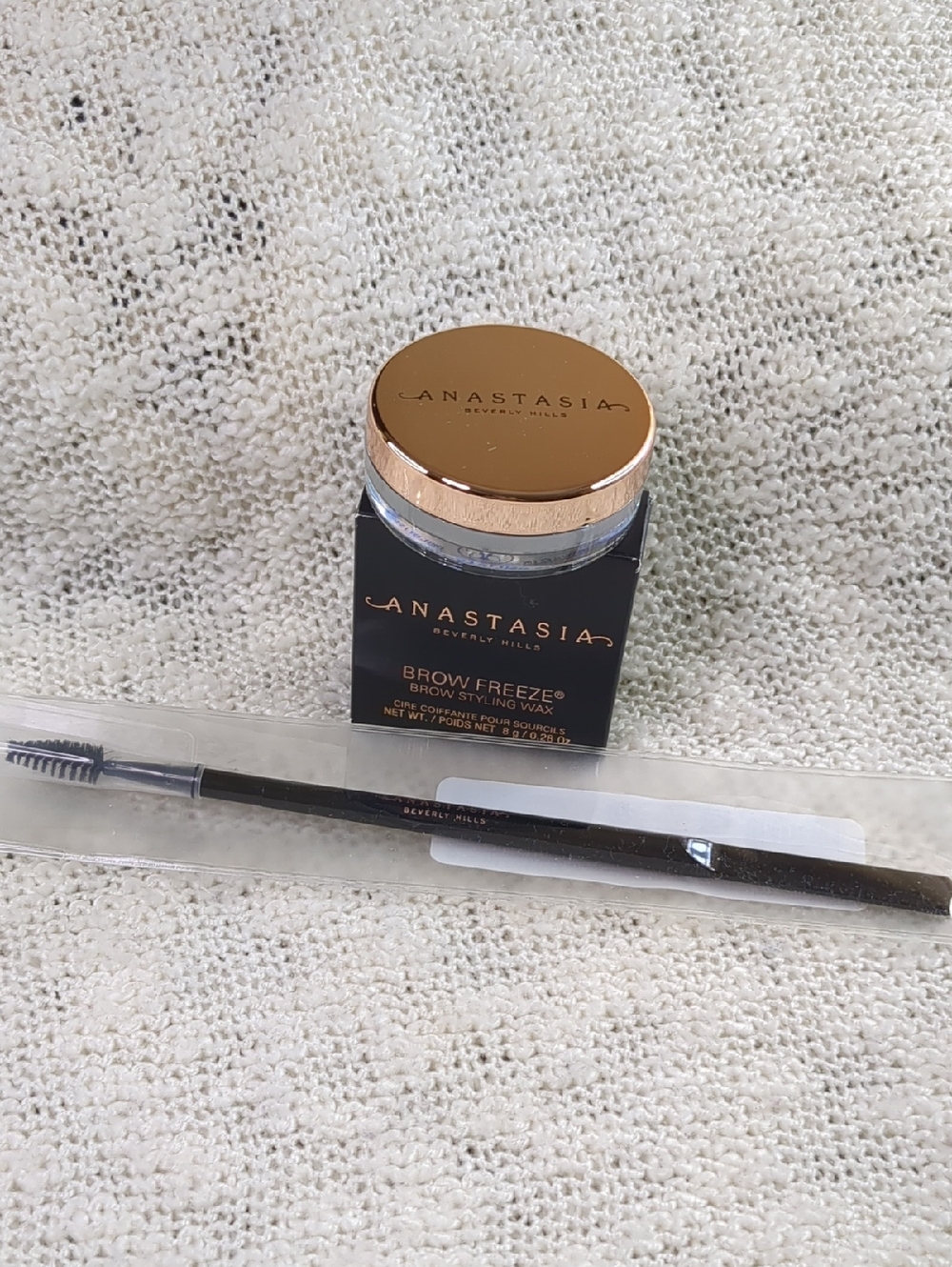 Anastasia Beverly Hills Clear Freeze Brow Wax/Applicator Duo - Picture 2 of 11